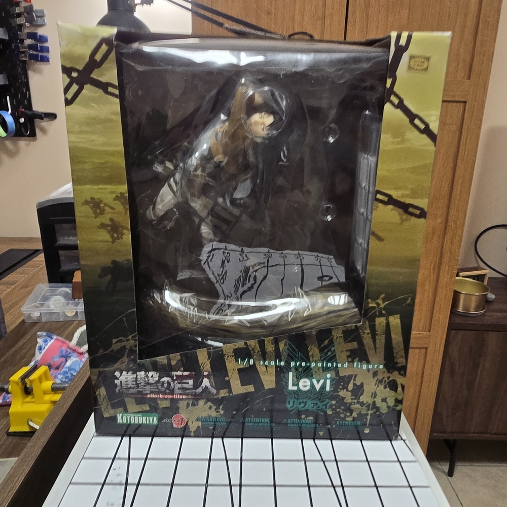 Kotobukiya Levi Figure